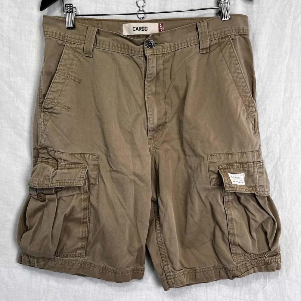 Y2K Vintage Levis Cargo Shorts Men 33x10 Beige Khaki Cotton Grunge Skate Utility